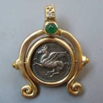Pegasus, 14kt Pendant with Emerald and Diamond