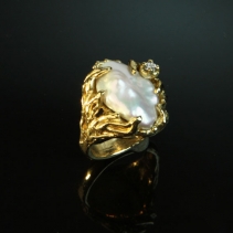 Freshwater Pearl in 14kt Gold Ring with Diamond