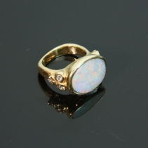 Australian Opal, 18kt Gold Ring with Diamonds