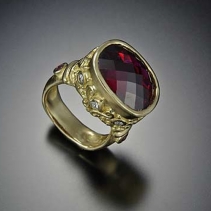 Rubellite Tourmaline, 18kt Gold Ring with Diamonds